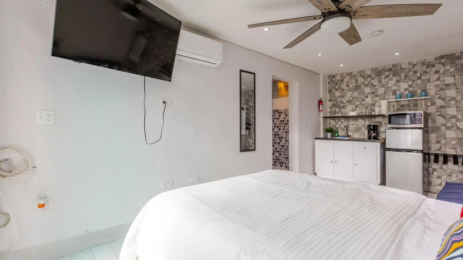 City Beach Apartments San Juan